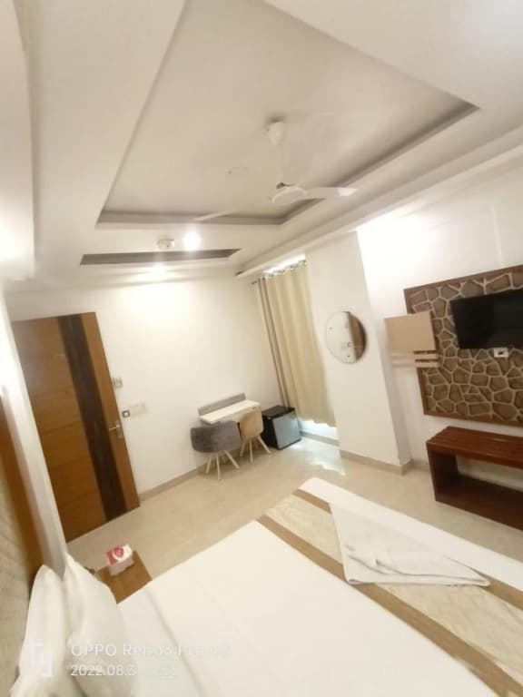 Phoenix Suites - photo 17
