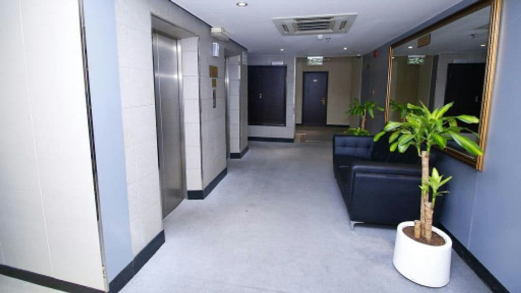 Royal Falcon Hotel - photo 5
