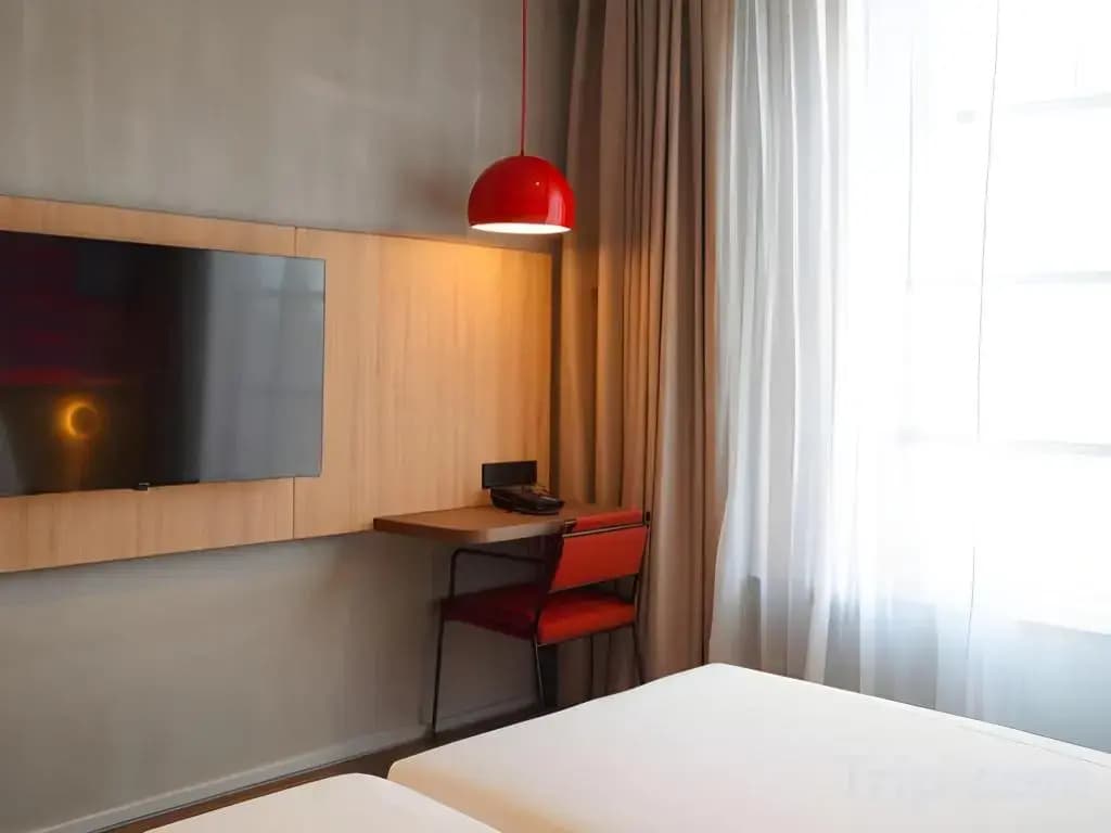 The Graph Hotel - photo 16