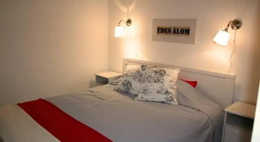 Szofia Apartment - photo 10