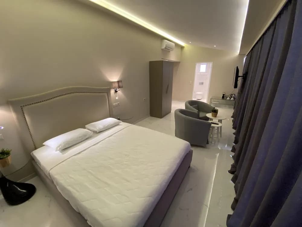 24K Athena Suites - photo 5