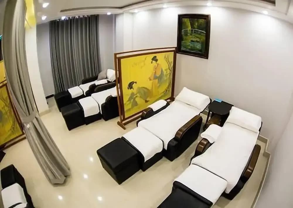 Diamond Hotel - photo 3