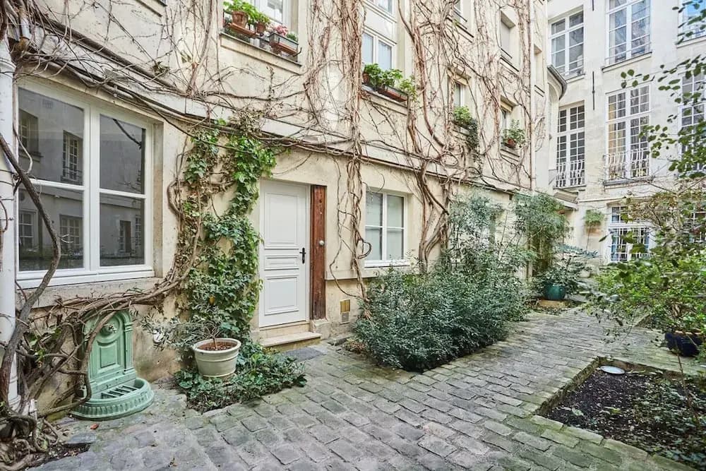 Amazing Apartment in the Center of Paris - photo 1