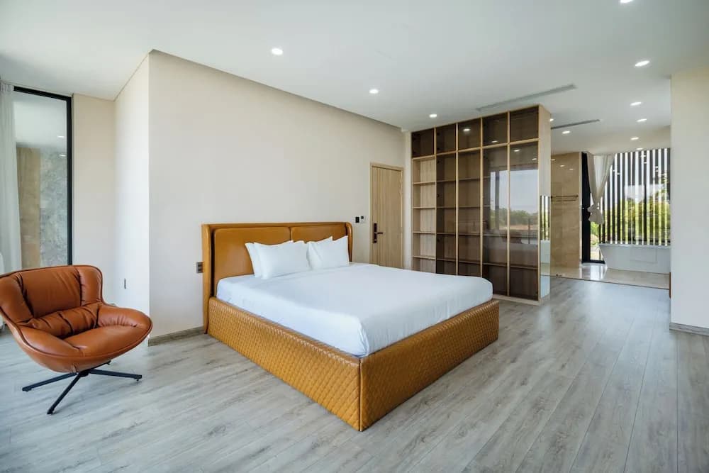 Deluxe Riverfront Pool Villas Danang - photo 3