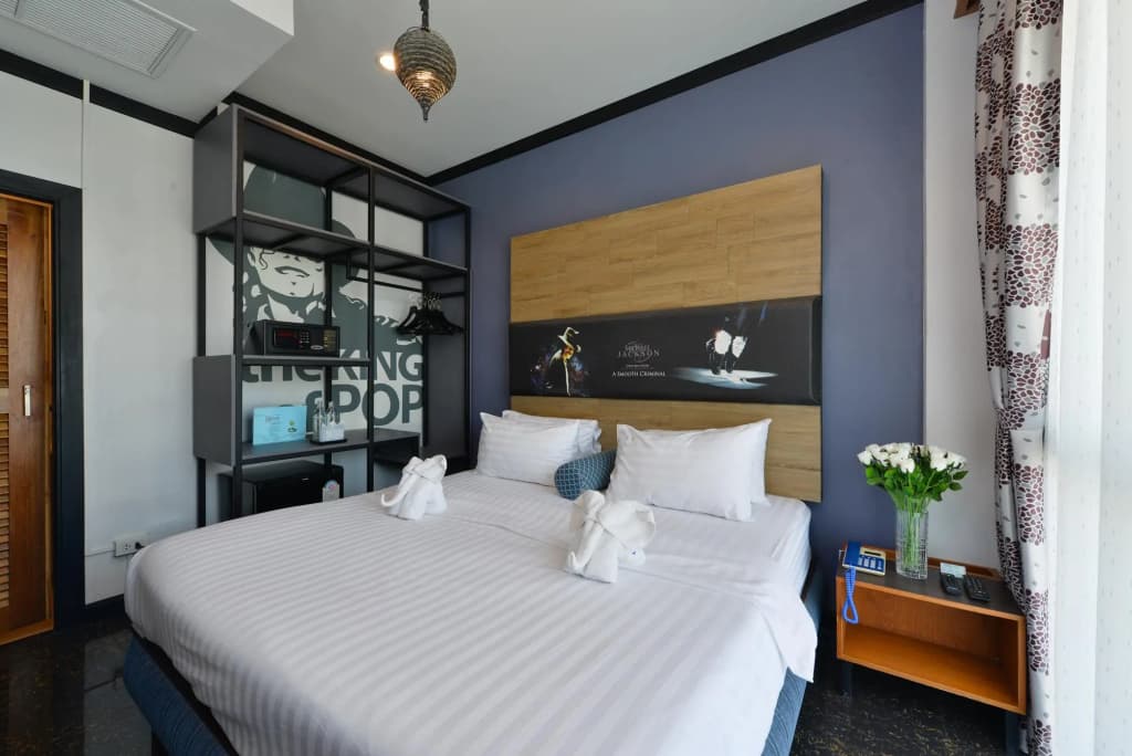 The River Scene Hotel - photo 4