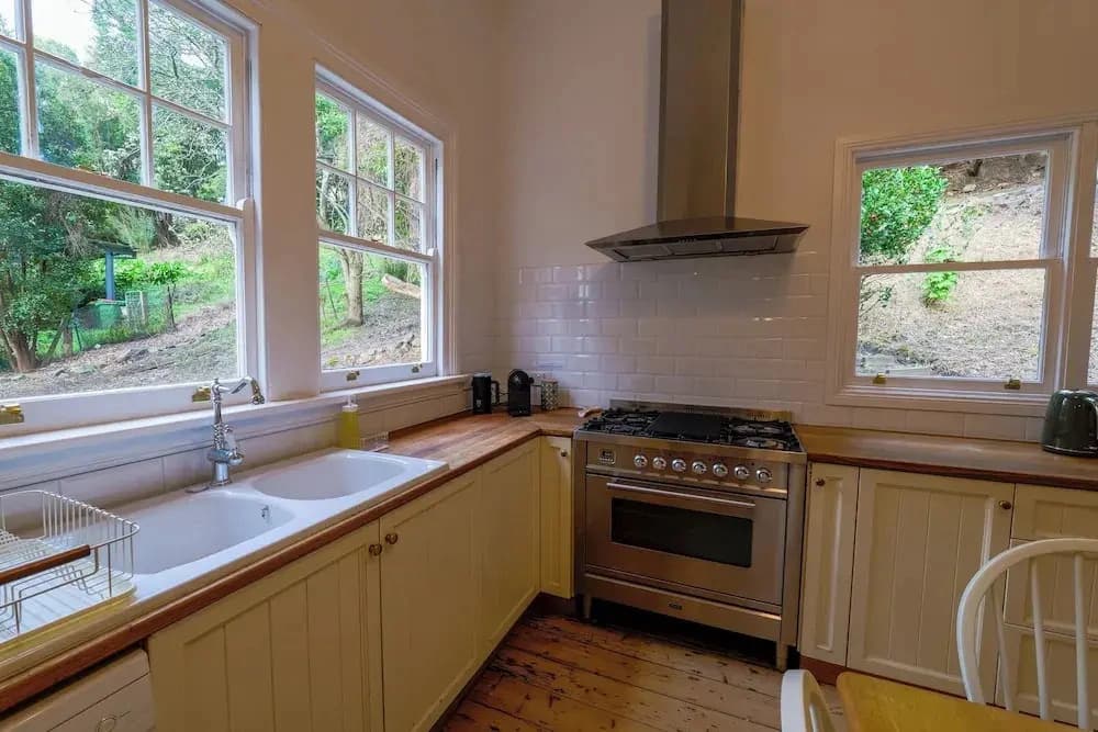 Ferntree Digs Cottage - photo 16