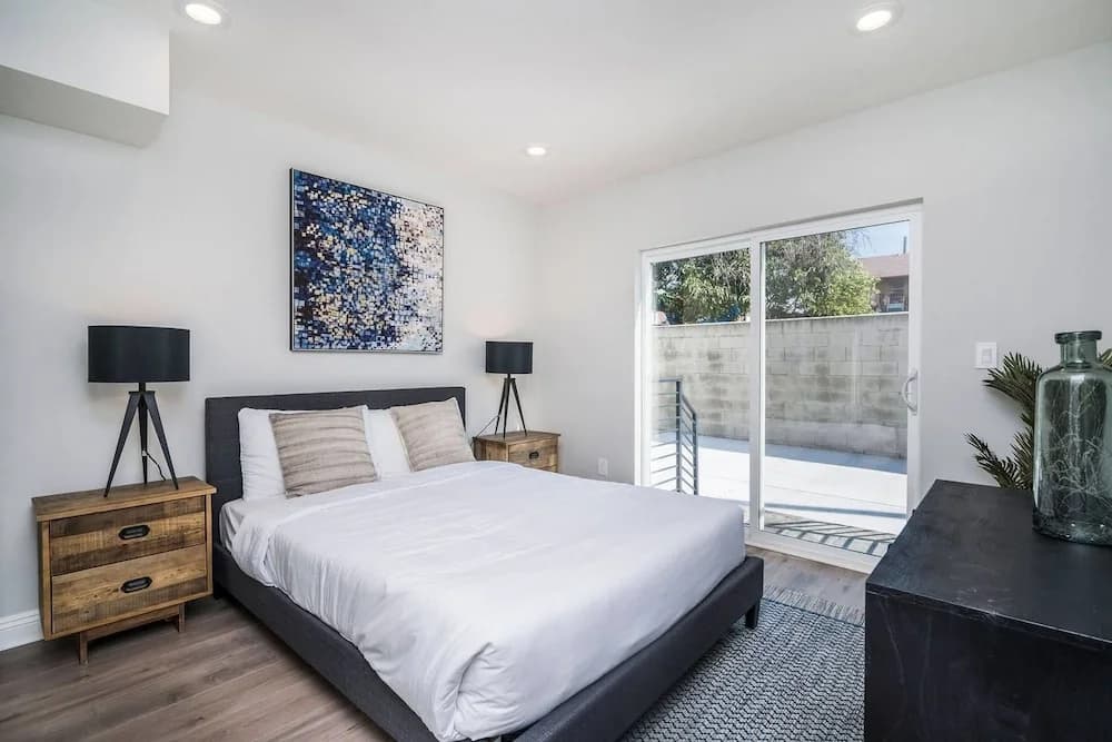 Brand NEW Modern Luxury 3bdr Townhome In Silver Lake - photo 5