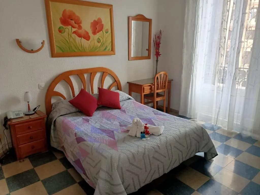 Hostal Continental - photo 5