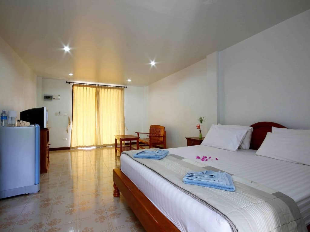 Lotus Friendly Hotel - photo 2