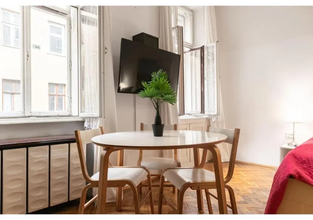 Optimal Apartment, 5 Persons, Long Stay Discount - photo 2
