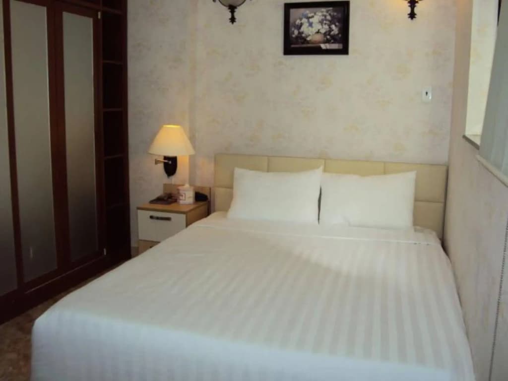 Huong Trinh Hotel - photo 2