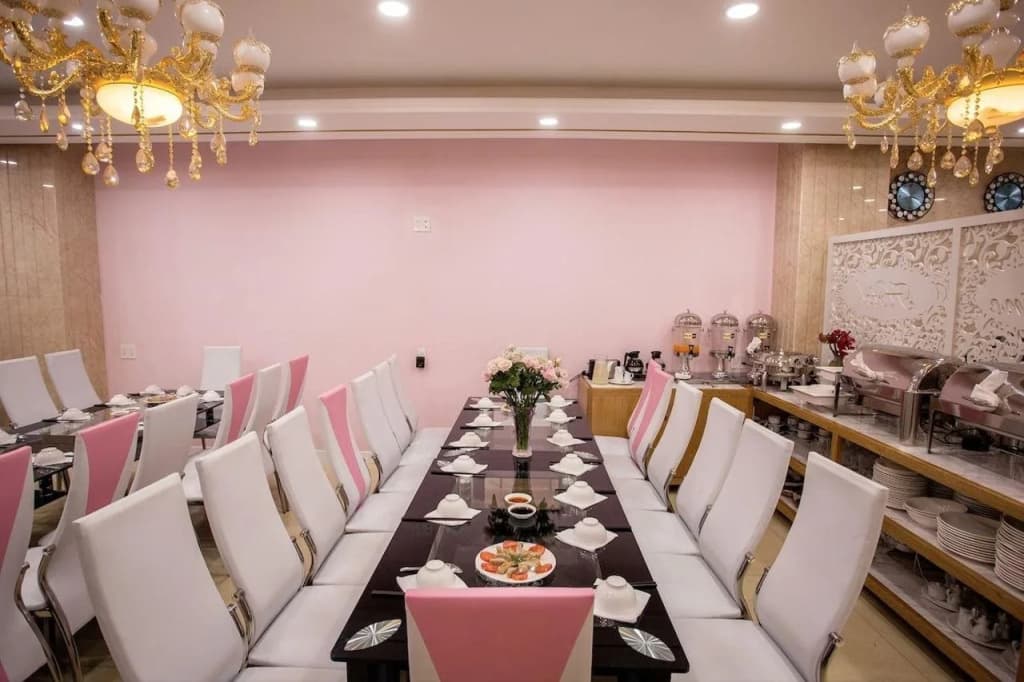 Valentine Hotel - photo 15