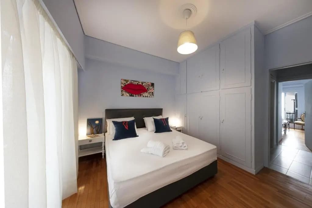 Spacious 3 Bedroom apt near Acropolis museum - photo 4