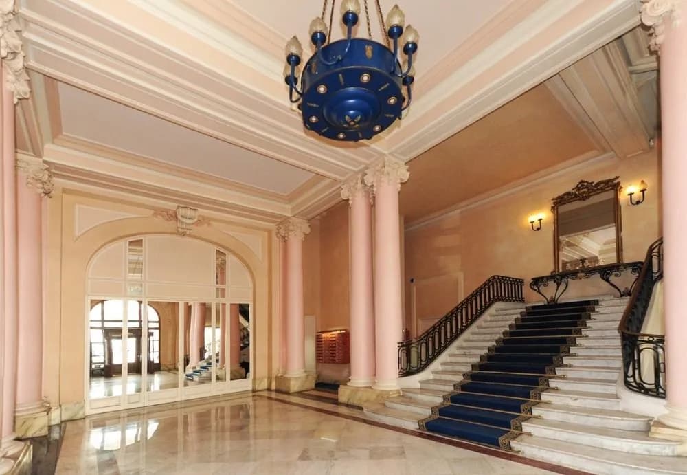Royal Negresco - 5 Stars Holiday House - photo 2