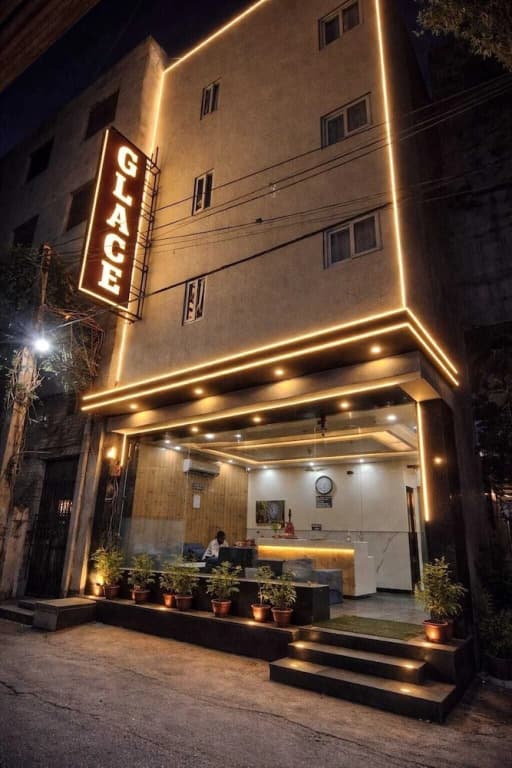 Hotel Glace - photo 1