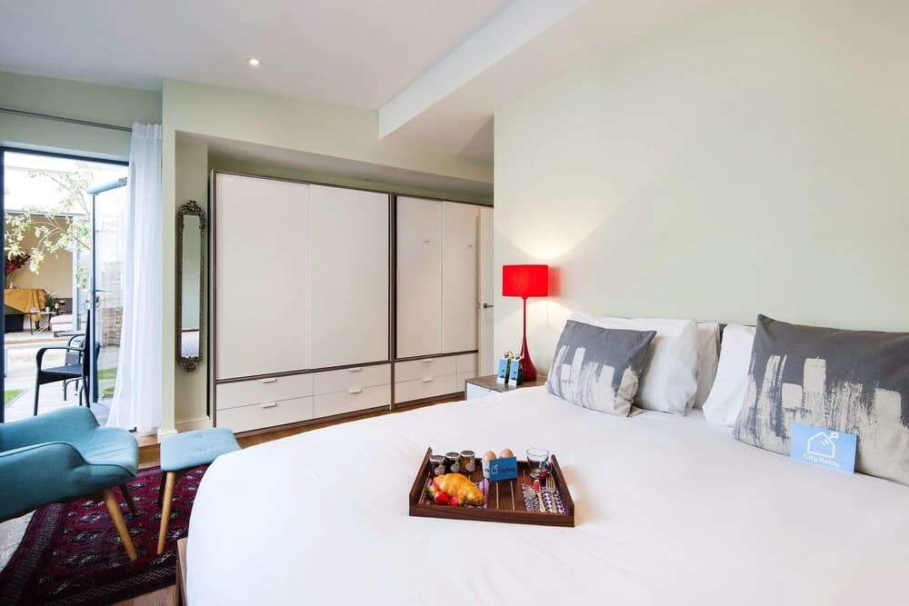 The Spacious Fulham Apartment - FOI - photo 13