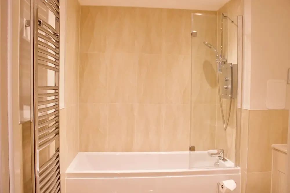 2 Bedroom Flat In Broughton Area - photo 7