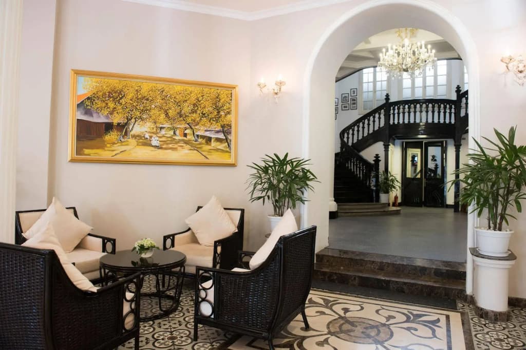 Hoa Binh Hotel - photo 2