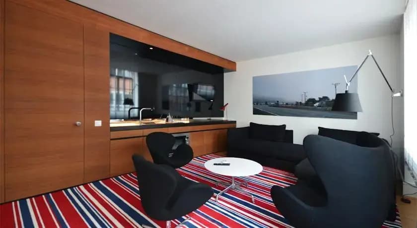 Uber London Warehouse Conversion - photo 6