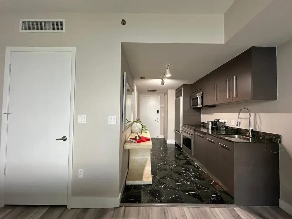 Miami Vacation Rentals - Brickell - photo 36