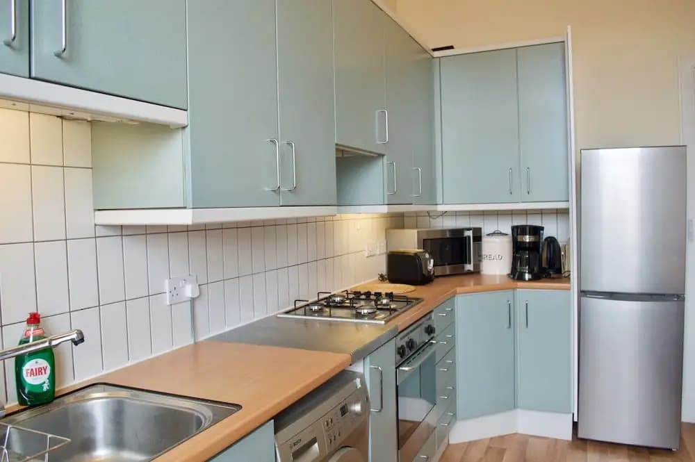 3 Bedroom Central Flat With Castle Views - photo 13