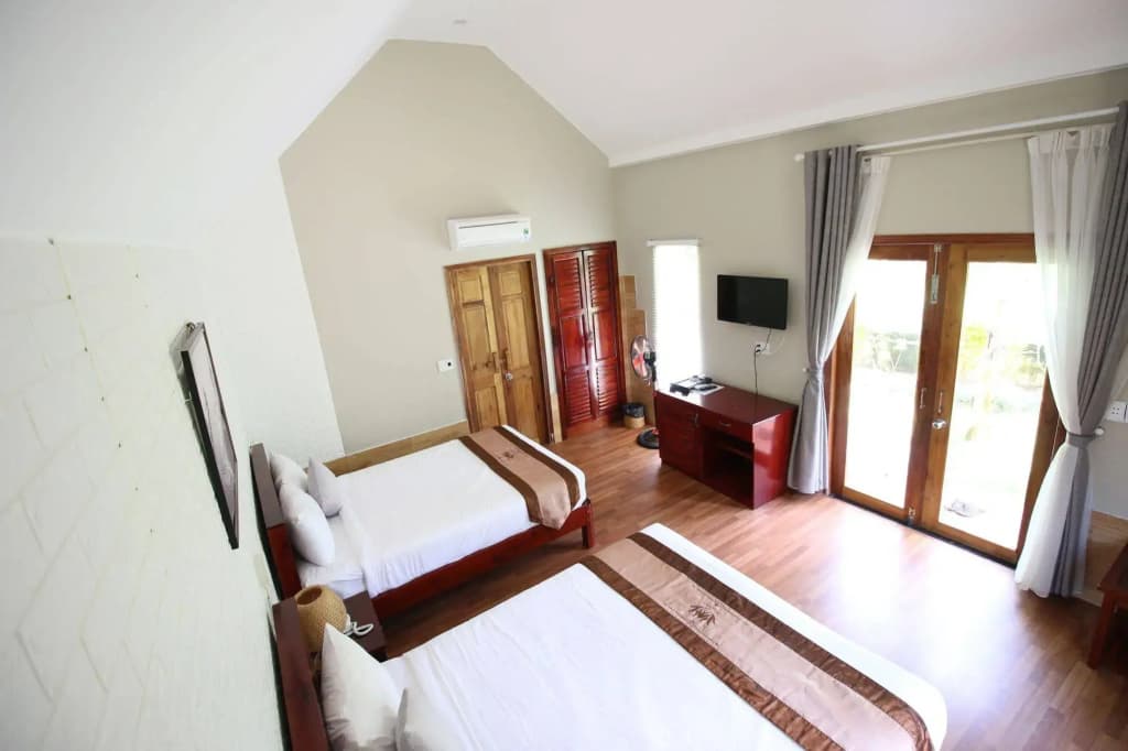 White Lotus Resort - photo 4