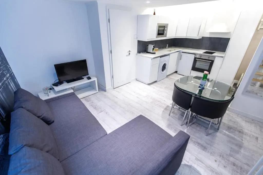 Sleek Minimalist Studio at Inner City - main photo