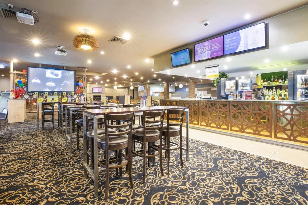 Nightcap at Waltzing Matilda Hotel - photo 25