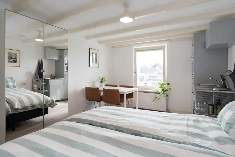 Central Hotspot Apartment - photo 5
