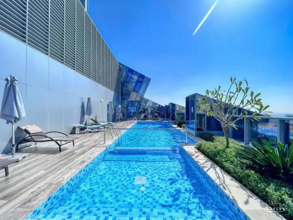Stunning J-One Tower Studio - photo 9