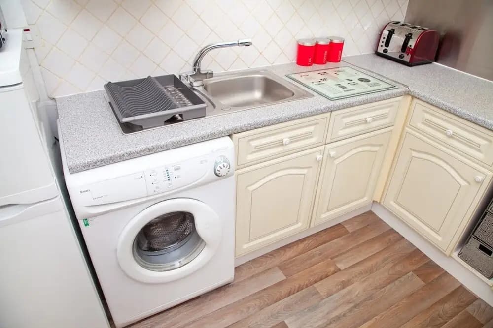 Bright & Quiet Edinburgh Home with Parking - photo 14