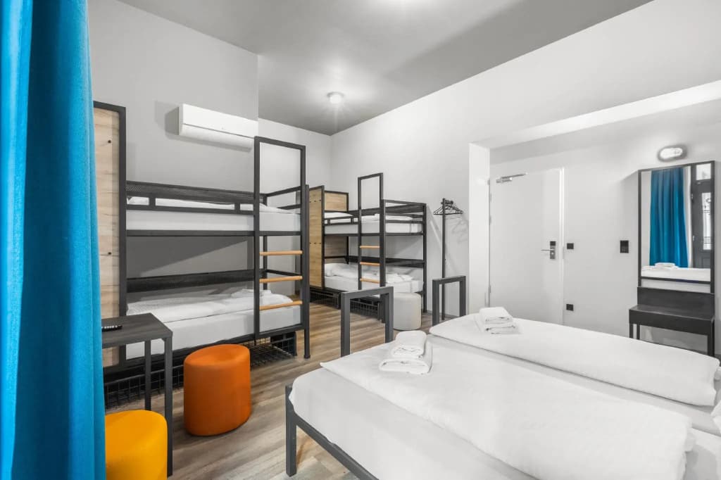 a&o Budapest City - Hostel - photo 8