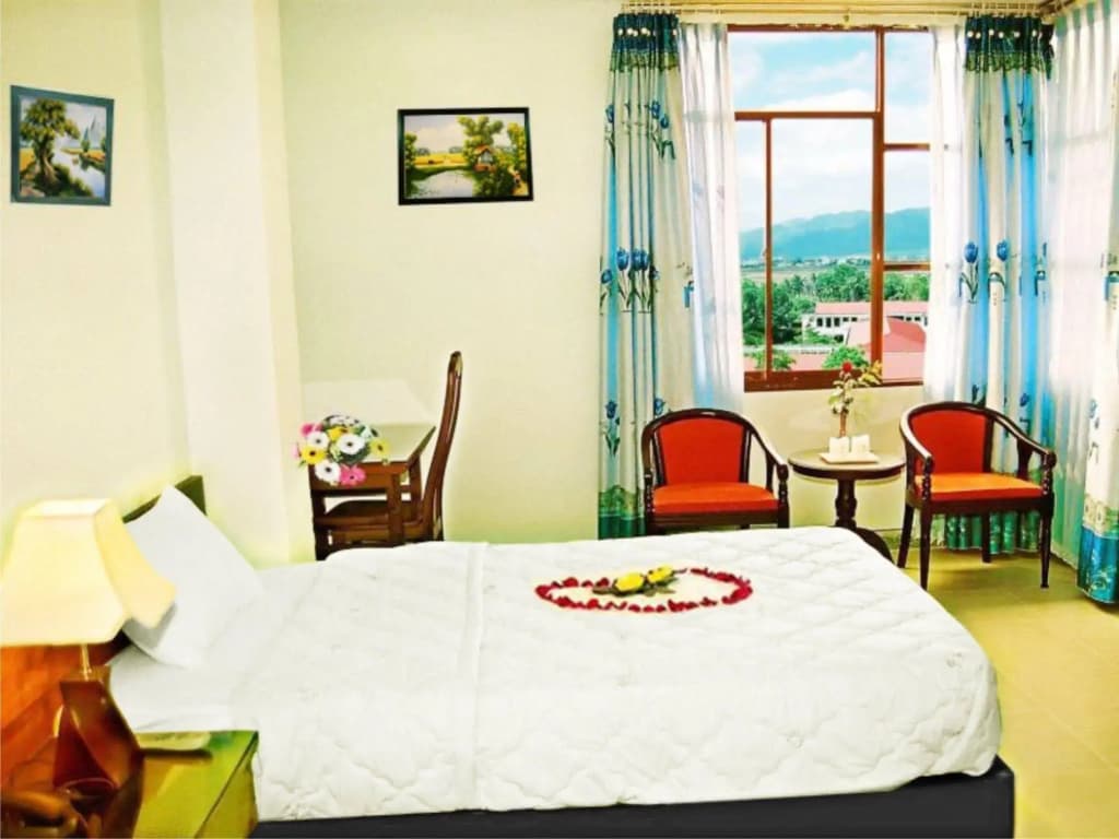 Golden Dragon Hotel - photo 4