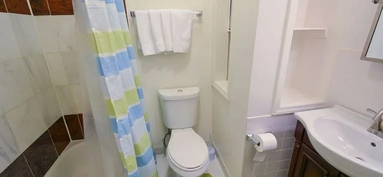 West Side Apartment - photo 7