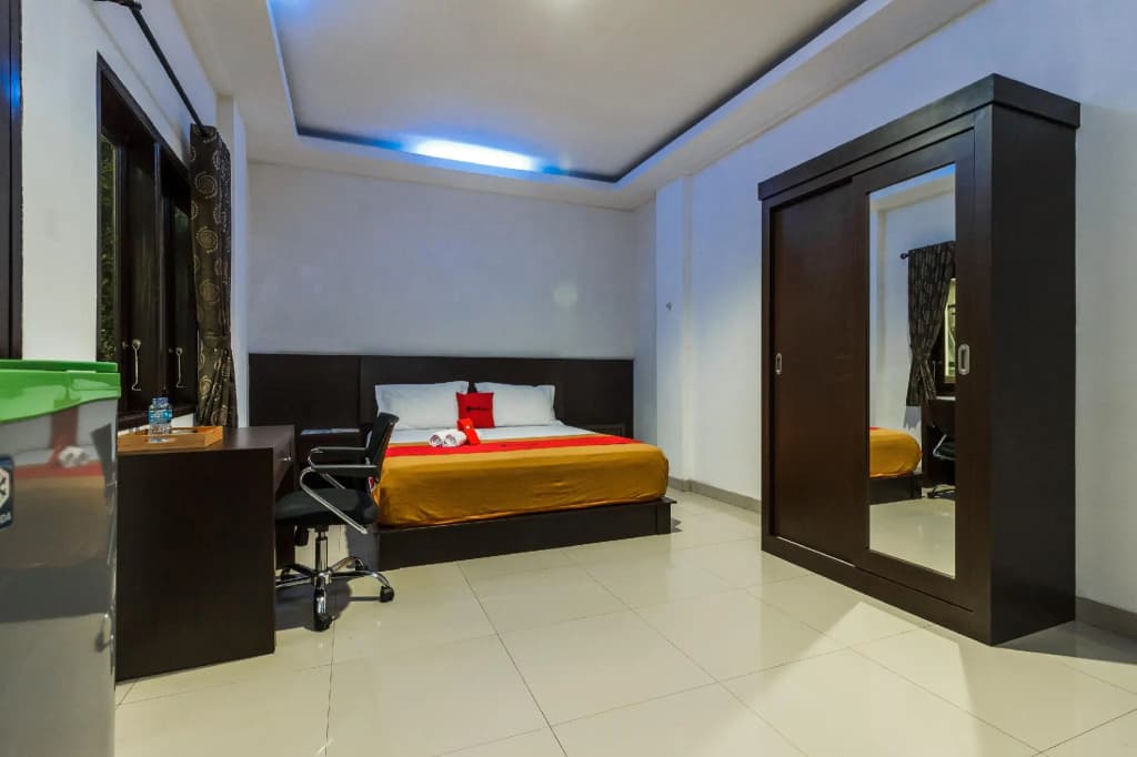 RedDoorz Premium @ Ampera Raya 2 - photo 12