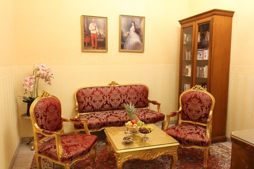 Opera Suites - Self Check-in - photo 2