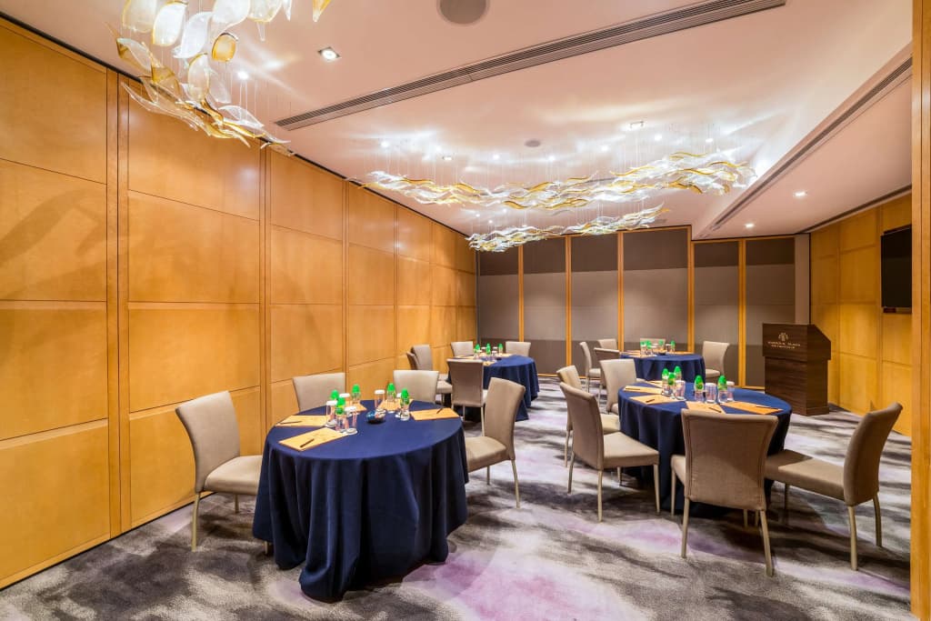 Kowloon Harbourfront Hotel - photo 32