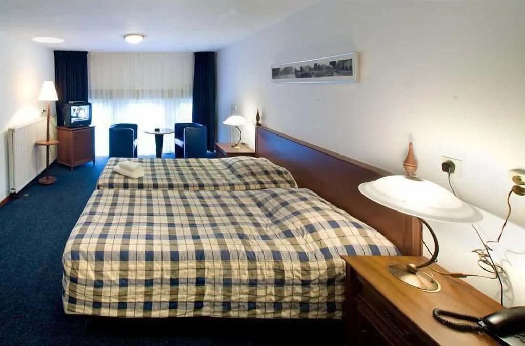 Hotel Prins Hendrik - photo 2