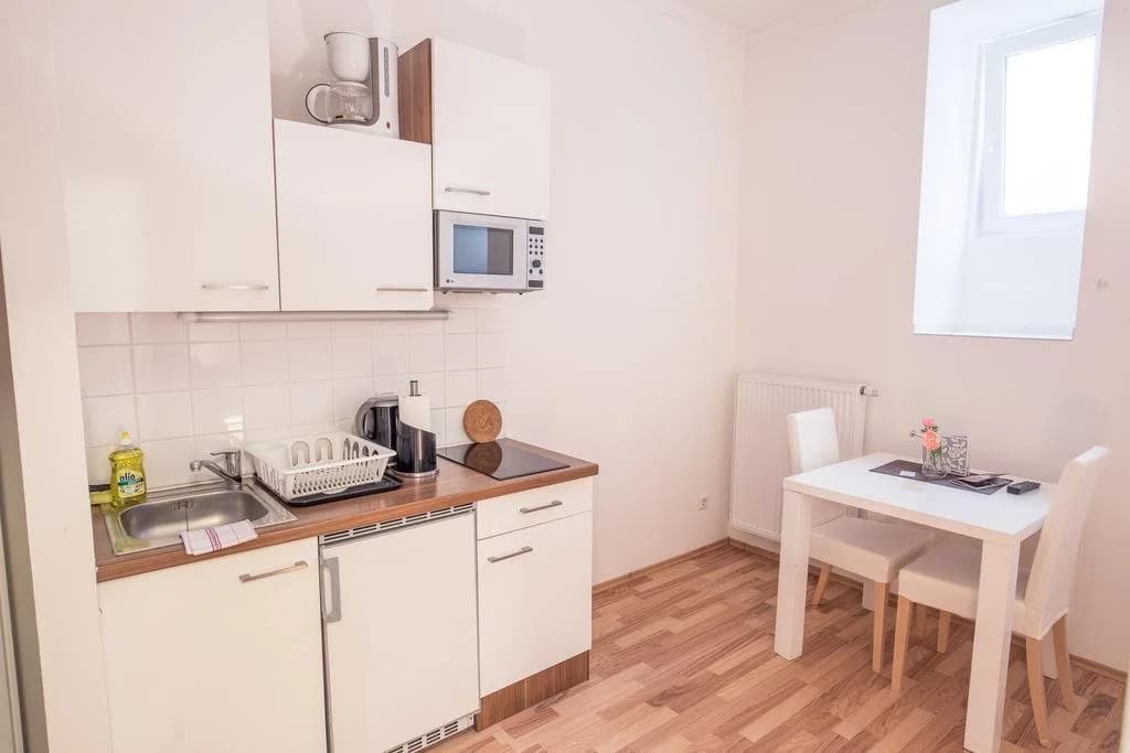 Grand Central Studio Apartments - photo 14