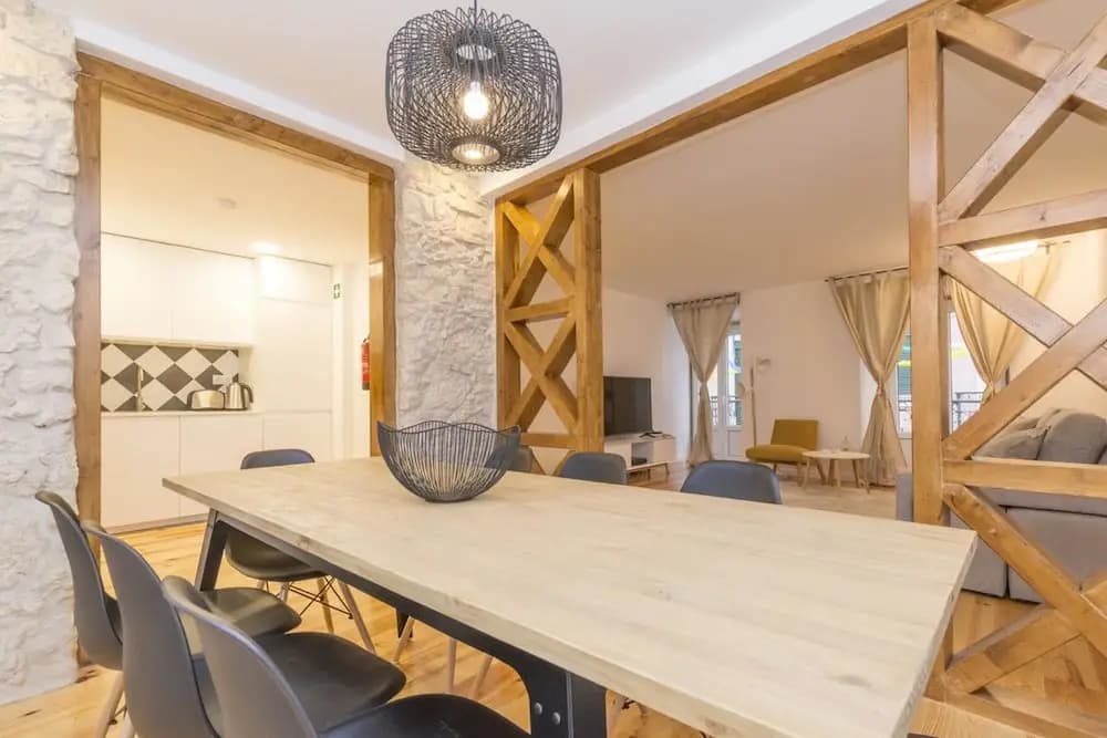 Amazing 3-bedroom Apartment in City Center - Fits 8 - photo 14