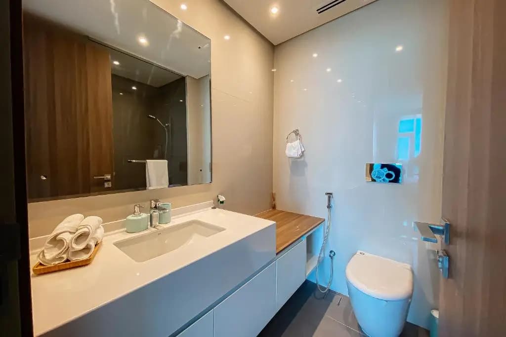 RH- Lovely 2 bedroom apartment, Lagoon View in Gateway Residences - photo 9