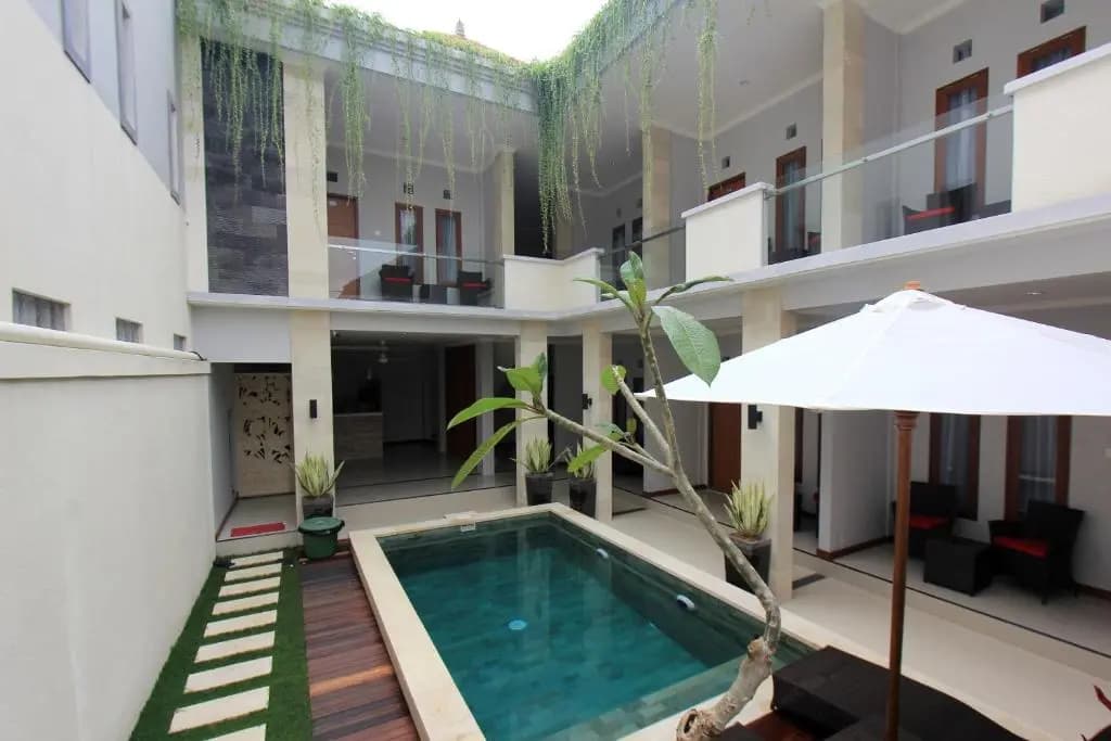Tom Guest House - photo 12