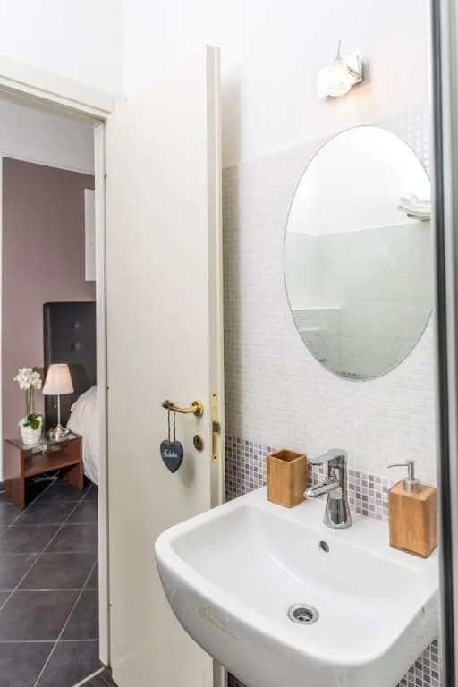 Little Rose Rooms - photo 8
