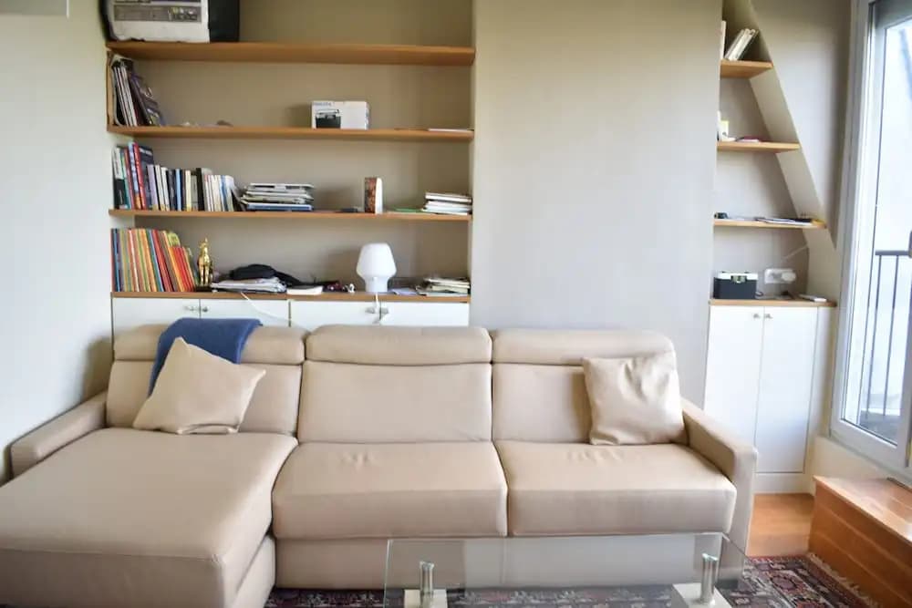 Bright Studio Apartment With High View - photo 2