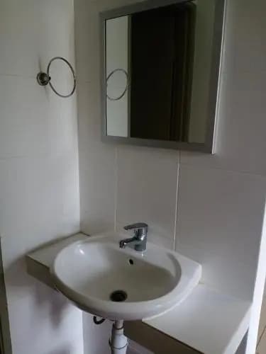 Cameron's Square Apartment - photo 9