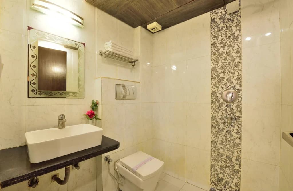 Hotel Aman International at New Delhi Station - photo 8