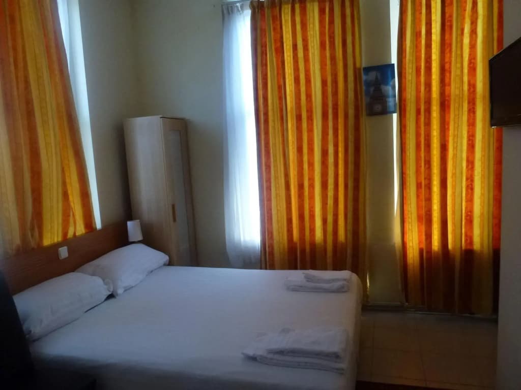 Hotel Isis - photo 4