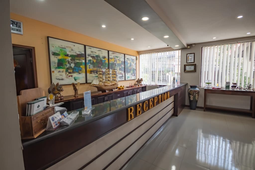 Grand Santhi Hotel - photo 2