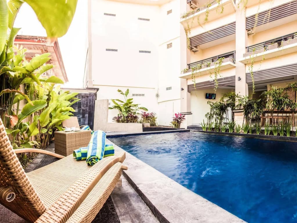Lucky's Guest House - photo 11