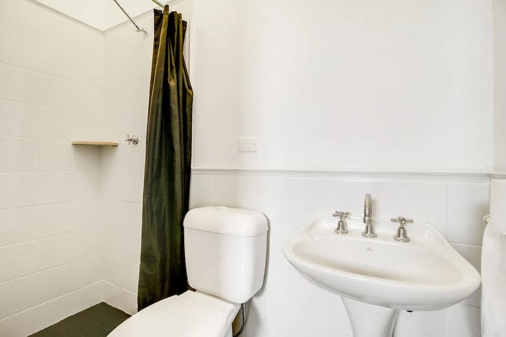 The Pyrmont Budget Hotel - photo 8